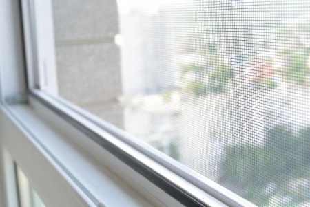 Pourquoi installer une moustiquaire sur vos fen&ecirc;tres &agrave; Amn&eacute;ville ?